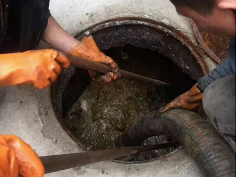 汇川清理化粪池时如何避免沼气的危害?